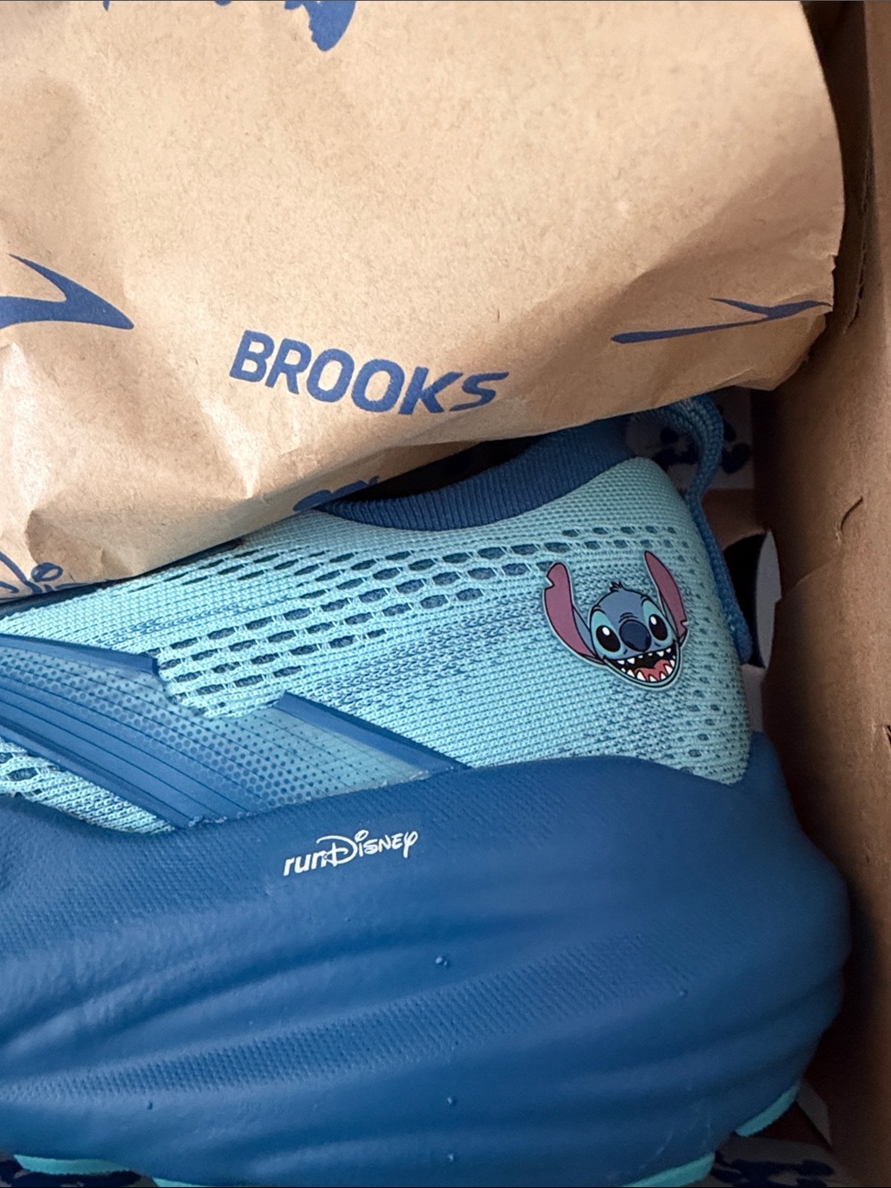 Brooks Women's RUNDISNEY Stitch Turquoise and Teal Running Shoes - Picture 3 of 5